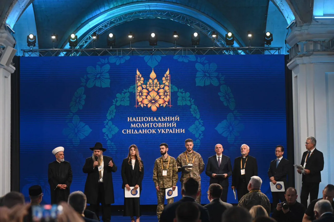 рабин моше асман, молитовний сніданок