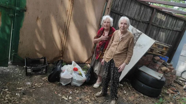 Праведникам народів світу в Одесі, Києві та Луцьку передали продуктові набори