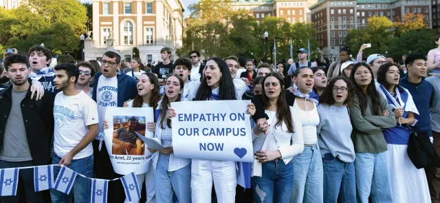 demonstrators.jpg