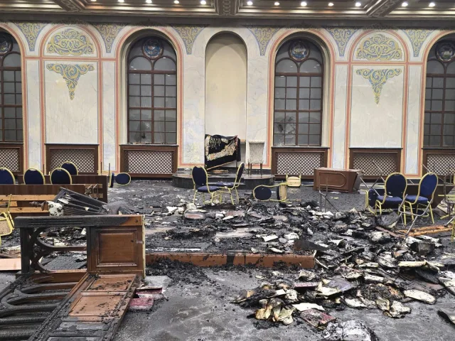 У Чернівцях підпалено історичну синагогу садгорських хасидів
