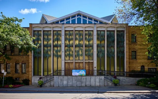 Temple_Emanu-El-Beth_Sholom_Westmount_Sep_15_2022-640x400.jpg
