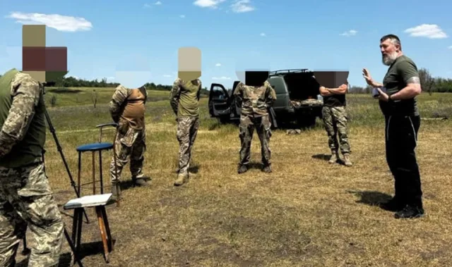 Єврейський капелан відвідав українських снайперів на фронті
