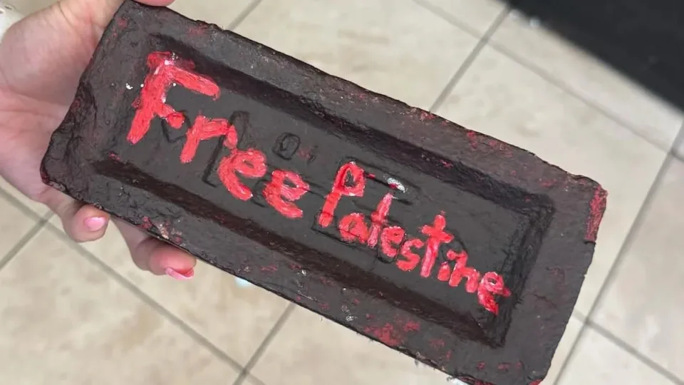 Free Palestine, Brick