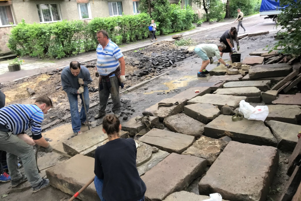 Віднайдені єврейські надгробки в Рогатині