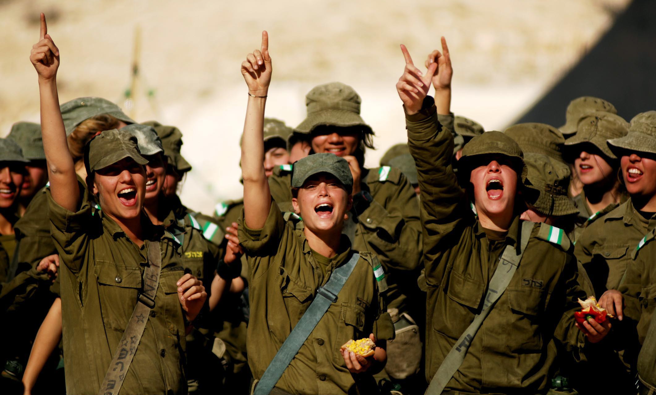 Солдат радуется. Солдаты ЦАХАЛ. ЦАХАЛ 1948. Армия обороны Израиля.